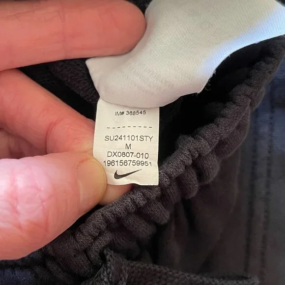 Nike Men’s Black Fleece Athletic Shorts - Size Medium - Multi-Color Logo - Picture 9 of 9